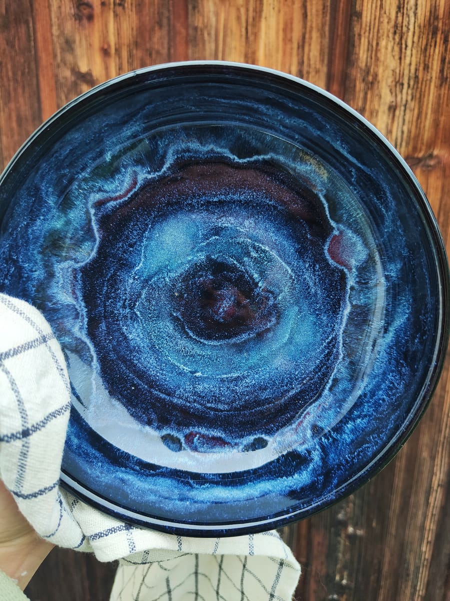 Grosse Servierschale mit dramatischer blauer Wirbelglasur, von oben